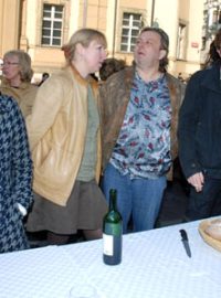 Demonstrace umělců před pražským magistrátem