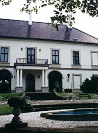 Barokní zámek v Kolodějích