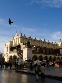 Krakovský hlavní rynek - Radniční věž a tržnice Sukiennice