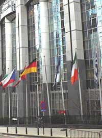 Vlajky před Evropským parlamentem