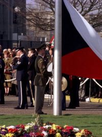 Před deseti lety vstoupila Česká republika do Severoatlantické aliance.