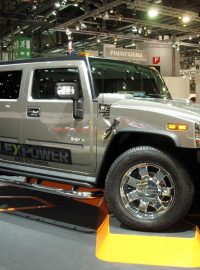 Hummer H2 spalující ethanol 85