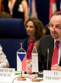Jan Kohout při zasedání ministrů zahraničí EU a  Skupiny Rio