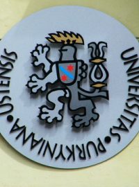 Logo university J.E.Purkyně