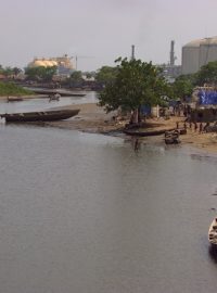 Home - Port Harcourt v ústí řeky Niger, Nigérie