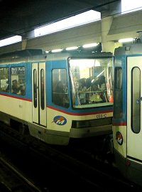 Tramvaje české výroby jezdí na filipínské lince metra MRT3 ve třívozových soupravách