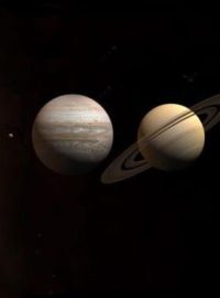 Jupiter je největší a nejhmotnější planetou Sluneční soustavy. Působí tedy na své okolí největší silou.