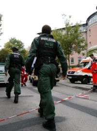 ANSBACH. Bavorská policie jednala rychle. Krveprolití na gymnáziu mohlo být větší.