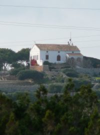 Sídlo Aleše Hušáka na Menorce