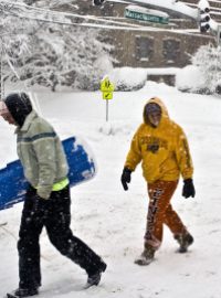 Sněžná bouře ve Washingtonu. Sníh láká k zimním sportům.