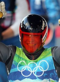 Sáňkař Felix Loch slaví olympijské zlato
