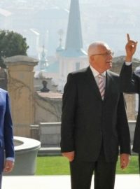 Prezidenti Medveděv, Klaus a Obama na Hradě