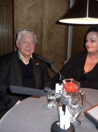 Legendární ruský herec, divadelní režisér a pedagog Oleg Tabakov s moderátorkou Markétou Ševčíkovou