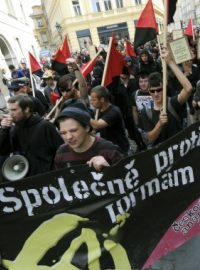 Prvomájová demonstrace anarchistů v Praze.