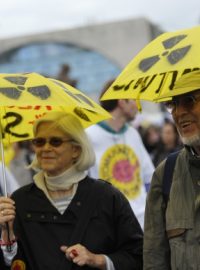Demonstrace v Berlíně proti prodloužení fungování jaderných elektráren.jpg