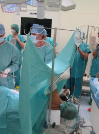 Operační sál těsně před začátkem operace v nemocnici Příbrami