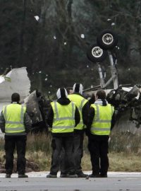 Při havárii letadla v irském Corku zemřelo šest lidí.