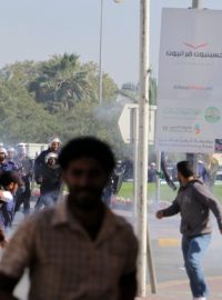 Proti režimu se začínají bouřit i lidé v Bahrajnu