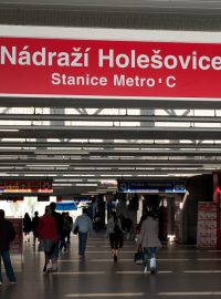 Vlaková stanice a Metro Praha-Holešovice