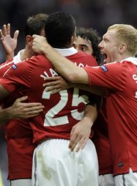 Fotbalisté Manchesteru United se radují z postupu do finále LM