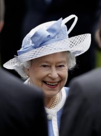 Návštěvu britské královny Alžběty II. provázela bezpečnostní opatření