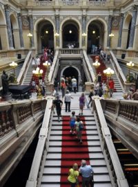 Historická budova Národního muzea naposledy otevřela 7. července návštěvníkům své brány před plánovanou rekonstrukcí