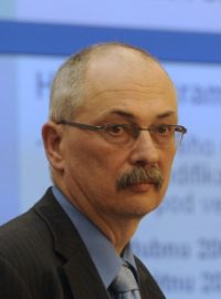 Spolutvůrce návrhu Karel Eliáš vystoupil 9. května v Praze na tiskové konferenci k návrhu nového občanského zákoníku
