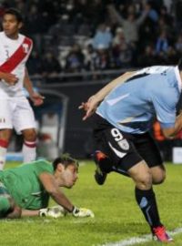Luis Suárez oslavuje branku do sítě Peru v semifinále Copy América