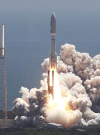 Start rakety Atlas se sondou Juno