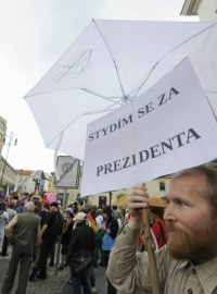 Na náměstí Republiky v Praze se scházeli účastníci pochodu hrdosti Prague Pride
