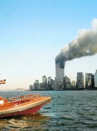 Hořící budovy WTC na Manhattanu 11. září 2001