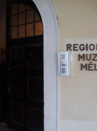 Příprava houbařské výstavy v Regionálním muzeu v Mělníku