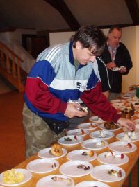 Příprava houbařské výstavy v Regionálním muzeu v Mělníku
