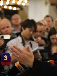 Slovenská premiérka Radičová před novináři poté, co padla její vláda