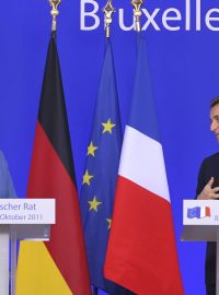 Německá kancléřka Angela Merkelová a francouzský prezident Nicolas Sarkozy na summitu EU v Bruselu