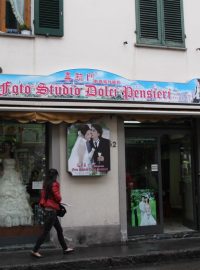 Jeden z mnoha čínských obchodů v Pratu