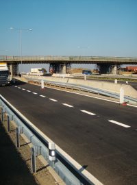 Stavba mostu přes dálnici D1 u Říčan, EXIT 11
