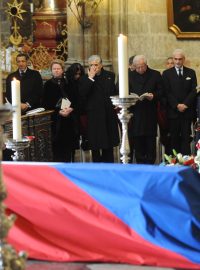 Rakev s ostatky Václava Havla v katedrále sv. Víta v Praze