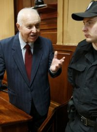 Stanislaw Kania před vynesením rozsudků nad bývalými předními polskými komunisty