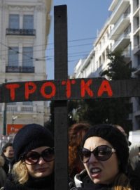 Demonstrace proti úsporným opatřením v Aténách