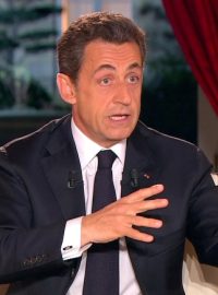 Francouzský prezident Nicolas Sarkozy v televizním vystoupení naznačil, že bude kandidovat v prezidentských volbách