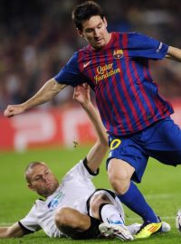 David Bystroň se snaží zastavit nejlepšího fotbalistu světa Messiho. Teď musí na podobné souboje na dlouho zapomenout