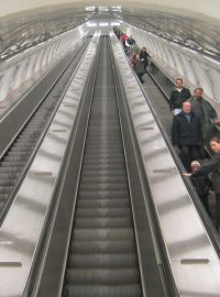 Eskalátor, pojízdné schody, metro Praha