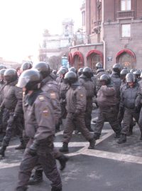 Ruská policie rozehnala nepovolený opoziční mítink v Petrohradě