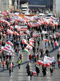 Viktora Orbána přijela do Budapešti podpořit i tisícovka Poláků