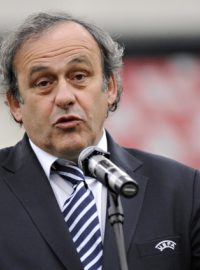 Prezident UEFA Michel Platini během inspekční cesty do Polska a na Ukrajinu