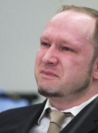 Anders Breivik během prvního dne soudního líčení