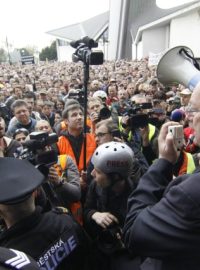 Starosta Břeclavi Oldřich Ryšavý hovoří k demonstrantům
