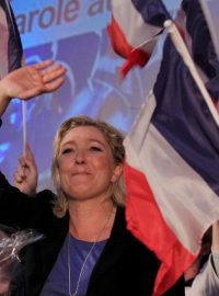 Kandidátka na francouzskou prezidentku Marine Le Penová na mítinku