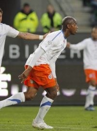 Montpellier&#039;s Souleymane Camara (R) celebrates with team mates after scoring against Stade Rennes at the Route de Lorient stadium in Rennes, May 7, 2012